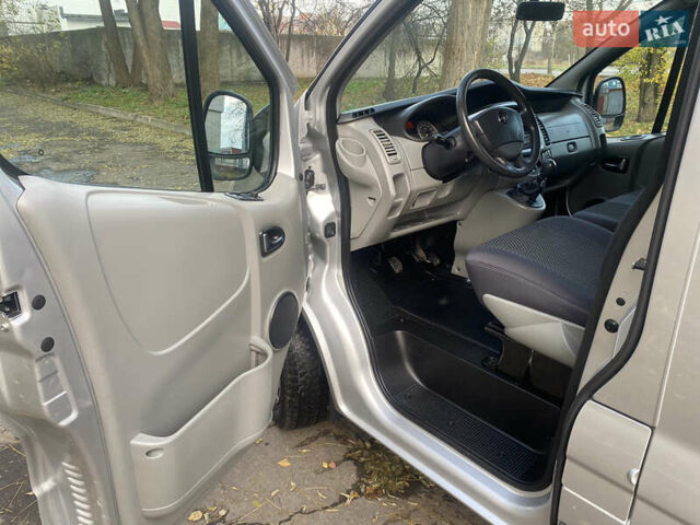 Серый Опель Виваро, объемом двигателя 2 л и пробегом 216 тыс. км за 14950 $, фото 18 на Automoto.ua