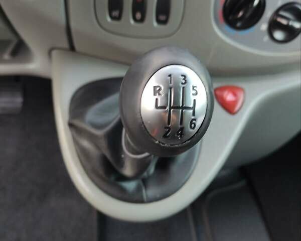 Серый Опель Виваро, объемом двигателя 2 л и пробегом 270 тыс. км за 15200 $, фото 34 на Automoto.ua