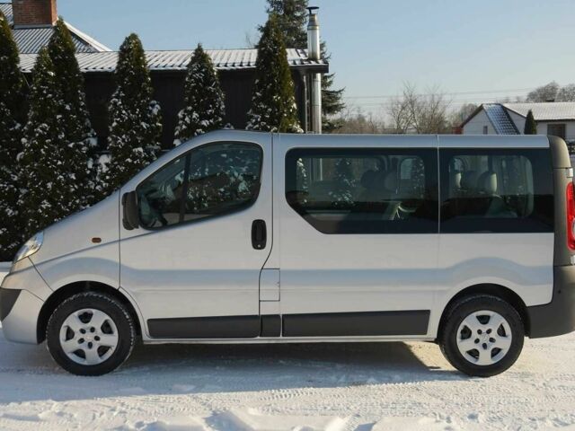 Серый Опель Виваро, объемом двигателя 2 л и пробегом 214 тыс. км за 8000 $, фото 2 на Automoto.ua