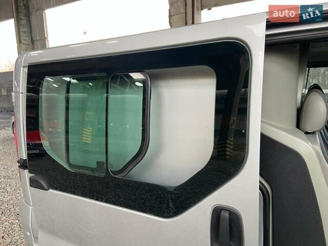 Серый Опель Виваро, объемом двигателя 2.5 л и пробегом 265 тыс. км за 13850 $, фото 24 на Automoto.ua