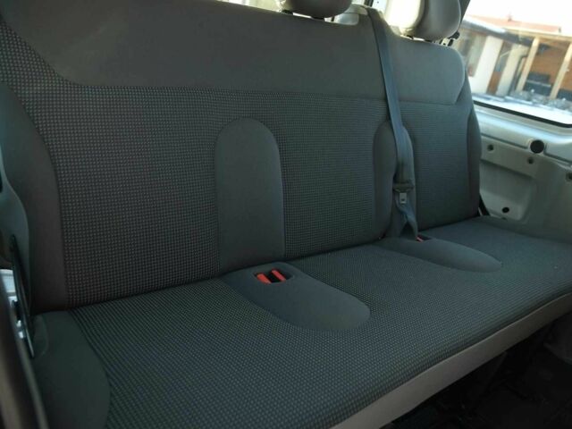 Серый Опель Виваро, объемом двигателя 2 л и пробегом 214 тыс. км за 8000 $, фото 22 на Automoto.ua