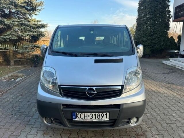 Серый Опель Виваро, объемом двигателя 2 л и пробегом 192 тыс. км за 8000 $, фото 1 на Automoto.ua