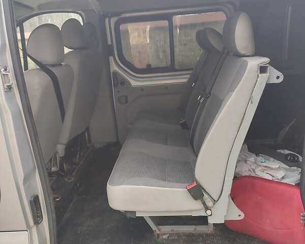 Серый Опель Виваро, объемом двигателя 2 л и пробегом 240 тыс. км за 13600 $, фото 12 на Automoto.ua