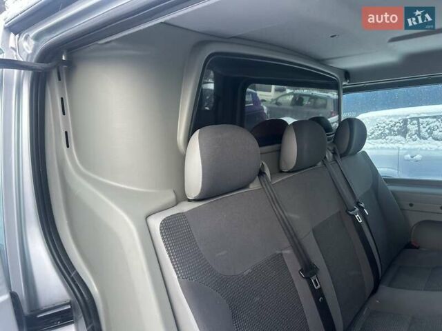 Серый Опель Виваро, объемом двигателя 2 л и пробегом 314 тыс. км за 13500 $, фото 18 на Automoto.ua