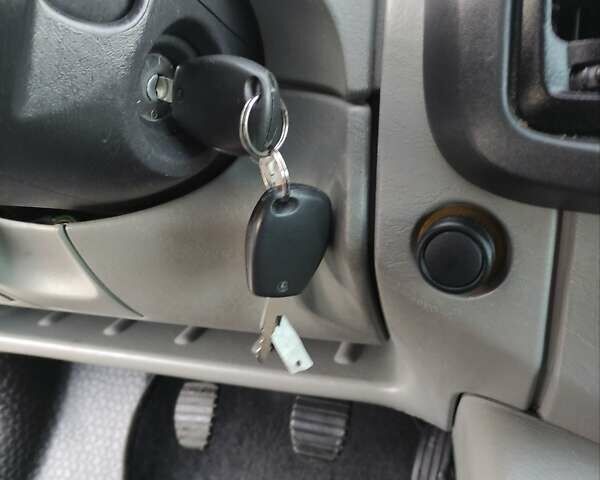 Серый Опель Виваро, объемом двигателя 2 л и пробегом 270 тыс. км за 15200 $, фото 33 на Automoto.ua