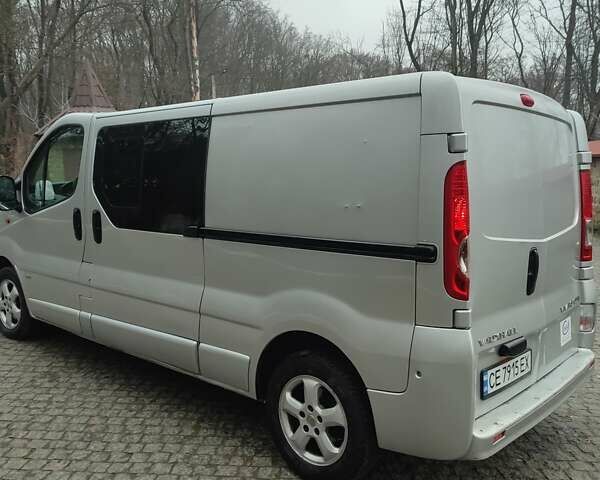 Серый Опель Виваро, объемом двигателя 2 л и пробегом 240 тыс. км за 13600 $, фото 7 на Automoto.ua