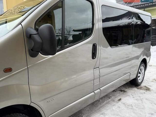 Серый Опель Виваро, объемом двигателя 2 л и пробегом 241 тыс. км за 14350 $, фото 14 на Automoto.ua