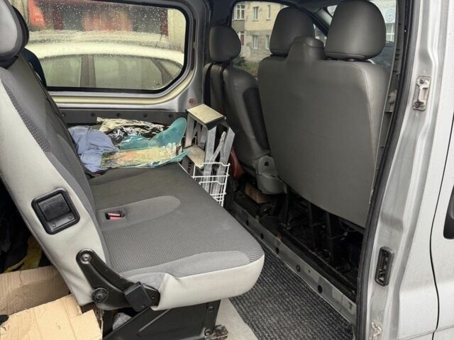 Серый Опель Виваро, объемом двигателя 2 л и пробегом 306 тыс. км за 10400 $, фото 5 на Automoto.ua