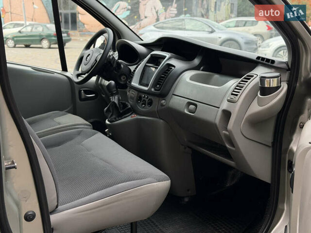 Сірий Опель Віваро, об'ємом двигуна 2 л та пробігом 282 тис. км за 13850 $, фото 20 на Automoto.ua