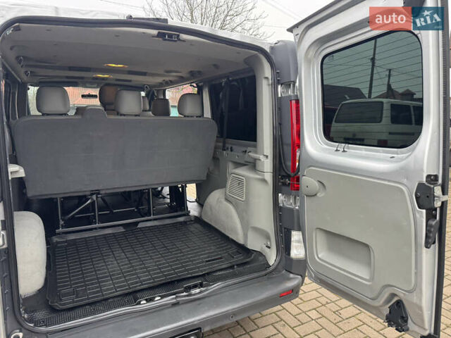 Серый Опель Виваро, объемом двигателя 2 л и пробегом 250 тыс. км за 14950 $, фото 51 на Automoto.ua