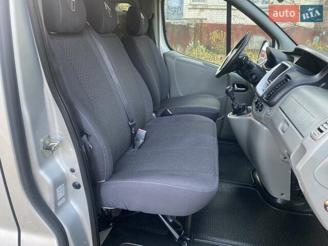 Серый Опель Виваро, объемом двигателя 2 л и пробегом 216 тыс. км за 14950 $, фото 35 на Automoto.ua