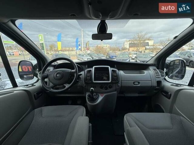 Серый Опель Виваро, объемом двигателя 2 л и пробегом 244 тыс. км за 13000 $, фото 18 на Automoto.ua