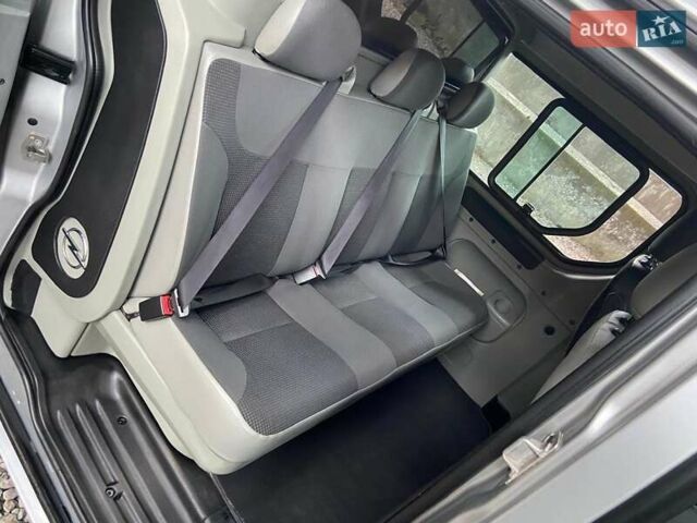 Серый Опель Виваро, объемом двигателя 2.5 л и пробегом 265 тыс. км за 13850 $, фото 11 на Automoto.ua