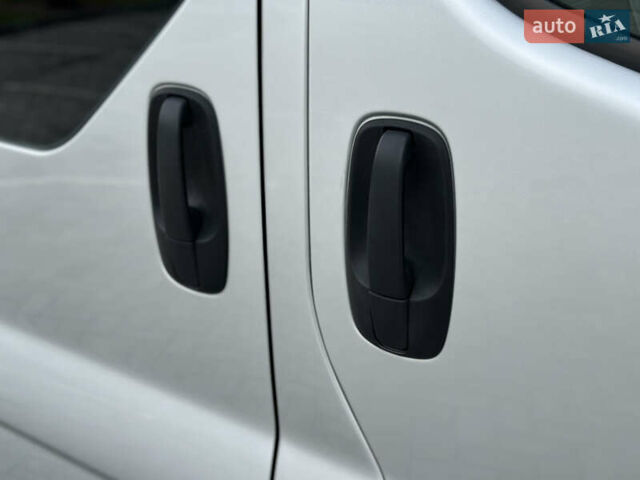 Серый Опель Виваро, объемом двигателя 2 л и пробегом 320 тыс. км за 14500 $, фото 27 на Automoto.ua