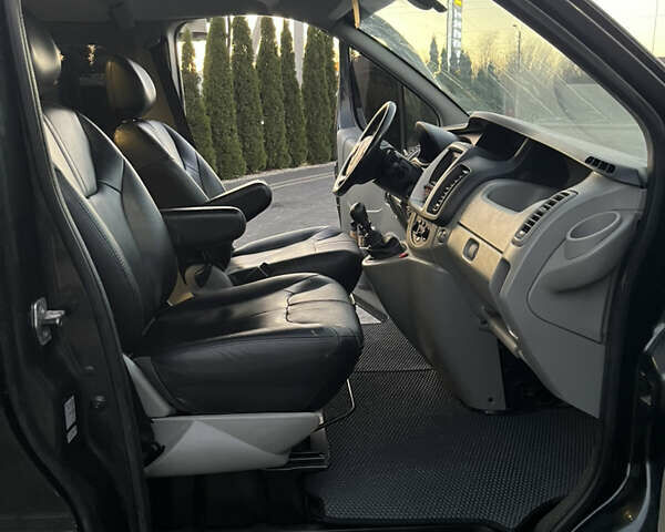 Серый Опель Виваро, объемом двигателя 2 л и пробегом 211 тыс. км за 14750 $, фото 16 на Automoto.ua