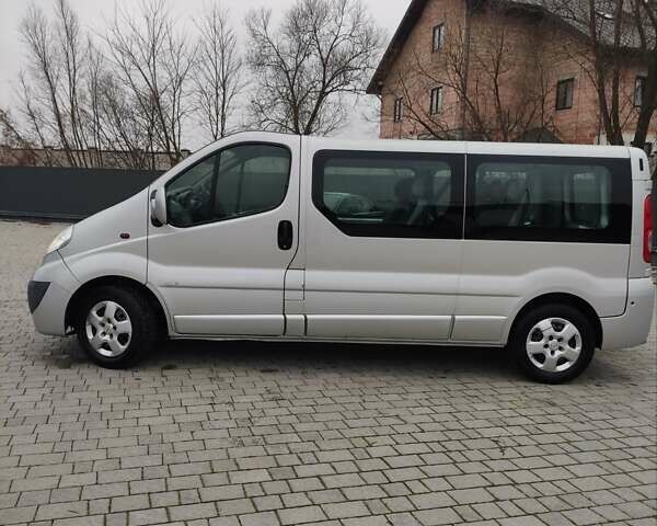 Сірий Опель Віваро, об'ємом двигуна 2 л та пробігом 386 тис. км за 15999 $, фото 8 на Automoto.ua