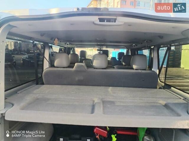 Серый Опель Виваро, объемом двигателя 2 л и пробегом 286 тыс. км за 14999 $, фото 14 на Automoto.ua