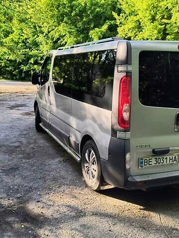 Серый Опель Виваро, объемом двигателя 2 л и пробегом 268 тыс. км за 15400 $, фото 3 на Automoto.ua