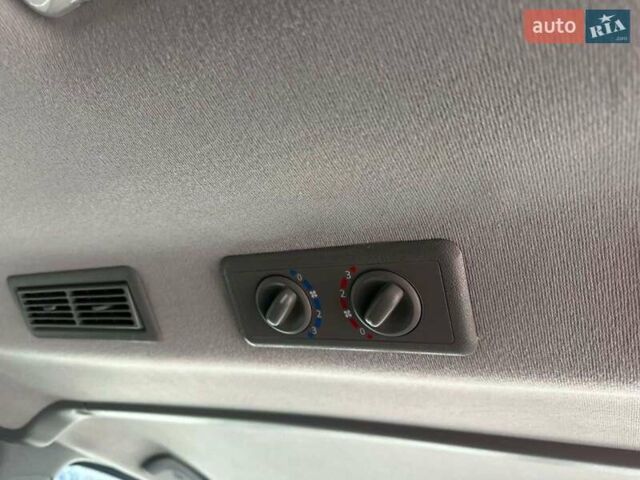 Серый Опель Виваро, объемом двигателя 2 л и пробегом 260 тыс. км за 16300 $, фото 36 на Automoto.ua