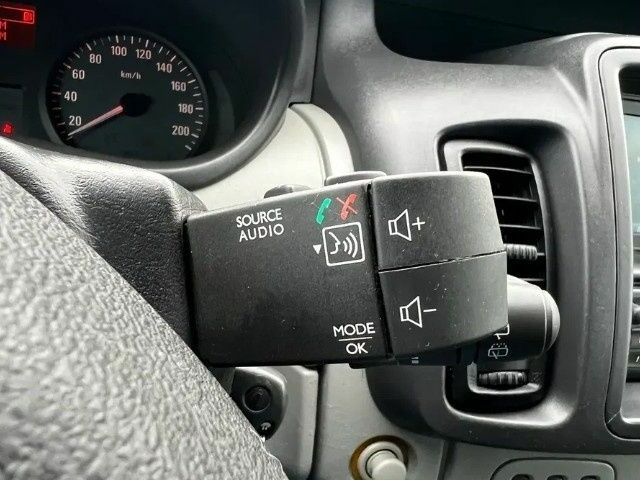 Серый Опель Виваро, объемом двигателя 2 л и пробегом 224 тыс. км за 8700 $, фото 22 на Automoto.ua