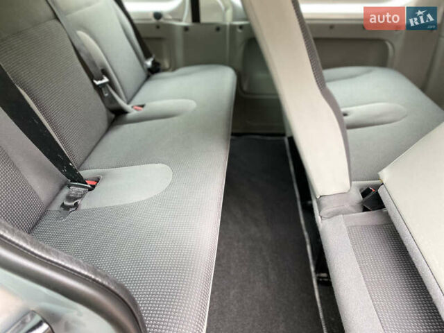 Серый Опель Виваро, объемом двигателя 2 л и пробегом 287 тыс. км за 14700 $, фото 18 на Automoto.ua