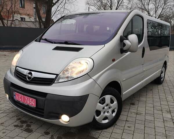 Сірий Опель Віваро, об'ємом двигуна 2 л та пробігом 386 тис. км за 15999 $, фото 3 на Automoto.ua