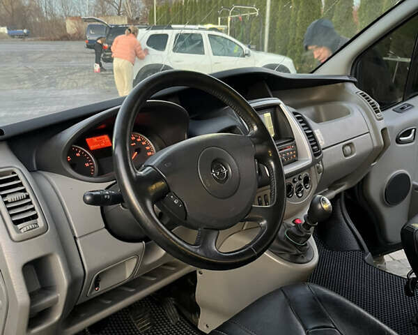 Серый Опель Виваро, объемом двигателя 2 л и пробегом 211 тыс. км за 14750 $, фото 18 на Automoto.ua