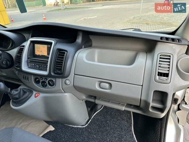 Сірий Опель Віваро, об'ємом двигуна 2 л та пробігом 225 тис. км за 16200 $, фото 24 на Automoto.ua