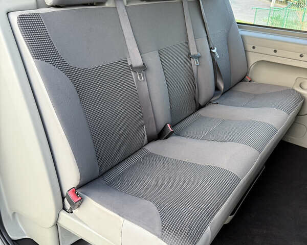 Сірий Опель Віваро, об'ємом двигуна 2 л та пробігом 260 тис. км за 14850 $, фото 22 на Automoto.ua