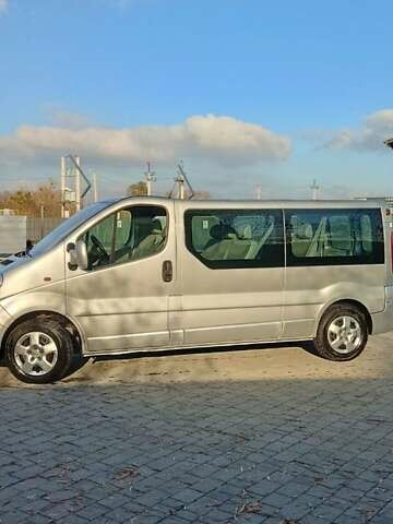 Серый Опель Виваро, объемом двигателя 2 л и пробегом 386 тыс. км за 16600 $, фото 62 на Automoto.ua