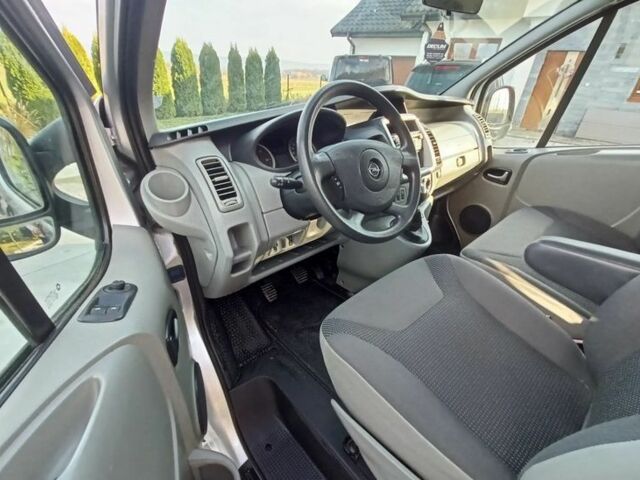 Серый Опель Виваро, объемом двигателя 2 л и пробегом 160 тыс. км за 8400 $, фото 9 на Automoto.ua