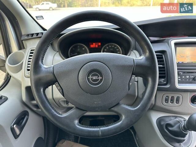Сірий Опель Віваро, об'ємом двигуна 2 л та пробігом 225 тис. км за 16200 $, фото 27 на Automoto.ua