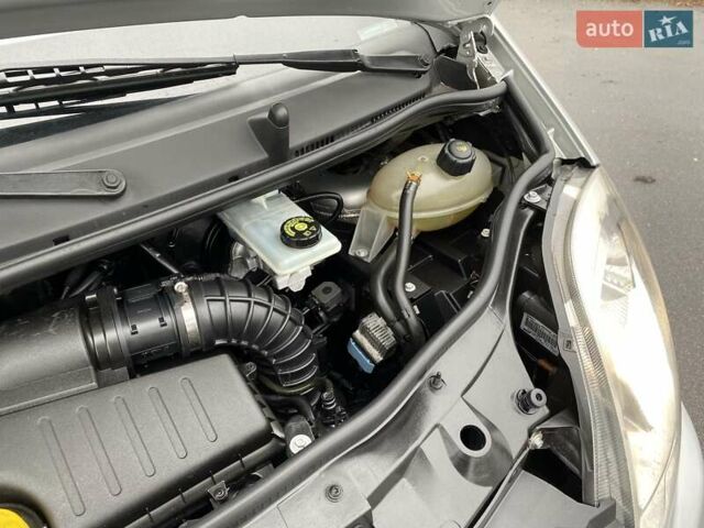 Серый Опель Виваро, объемом двигателя 2 л и пробегом 288 тыс. км за 13950 $, фото 29 на Automoto.ua