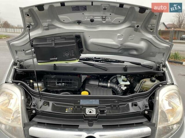 Серый Опель Виваро, объемом двигателя 2 л и пробегом 288 тыс. км за 13950 $, фото 27 на Automoto.ua