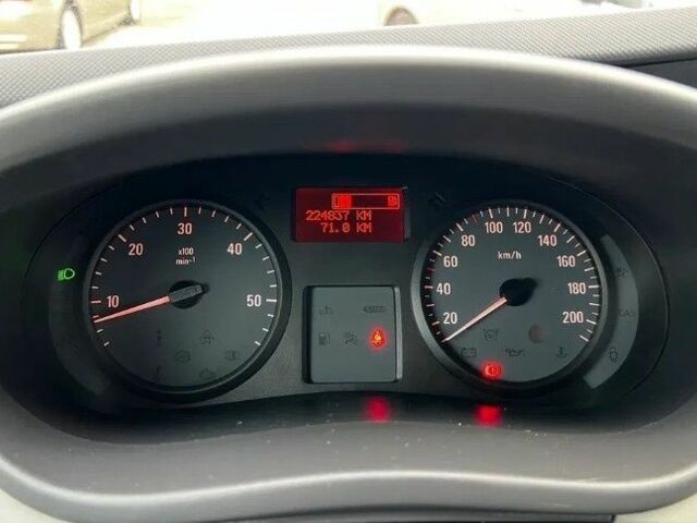 Серый Опель Виваро, объемом двигателя 2 л и пробегом 224 тыс. км за 8700 $, фото 14 на Automoto.ua