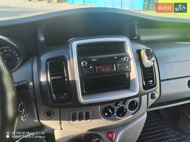 Серый Опель Виваро, объемом двигателя 2 л и пробегом 286 тыс. км за 14999 $, фото 23 на Automoto.ua