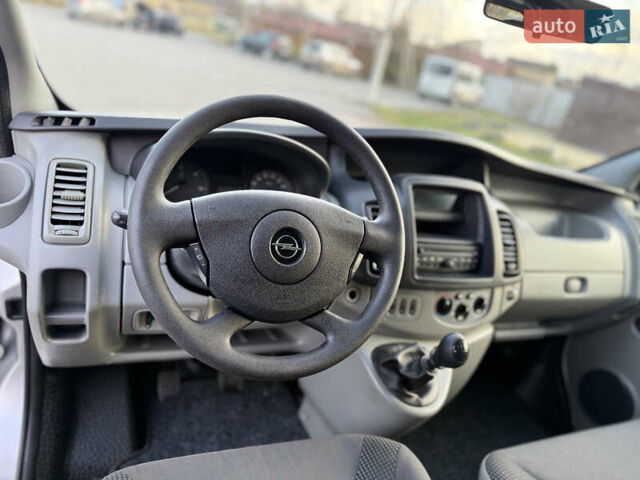 Сірий Опель Віваро, об'ємом двигуна 2 л та пробігом 260 тис. км за 14850 $, фото 14 на Automoto.ua