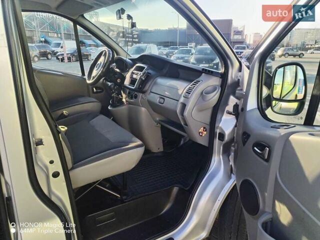 Серый Опель Виваро, объемом двигателя 2 л и пробегом 286 тыс. км за 14999 $, фото 19 на Automoto.ua