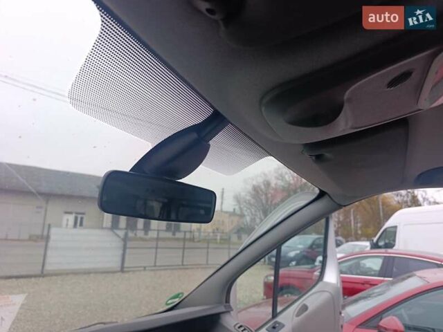 Серый Опель Виваро, объемом двигателя 2 л и пробегом 293 тыс. км за 16200 $, фото 14 на Automoto.ua