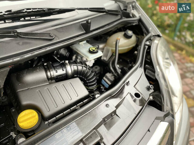 Серый Опель Виваро, объемом двигателя 2 л и пробегом 287 тыс. км за 14700 $, фото 34 на Automoto.ua