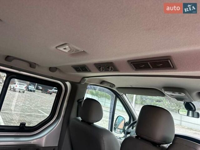 Серый Опель Виваро, объемом двигателя 2 л и пробегом 260 тыс. км за 16300 $, фото 33 на Automoto.ua