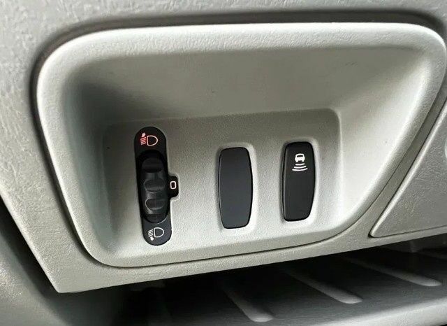 Серый Опель Виваро, объемом двигателя 2 л и пробегом 224 тыс. км за 8700 $, фото 19 на Automoto.ua