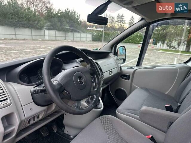 Серый Опель Виваро, объемом двигателя 2 л и пробегом 260 тыс. км за 16300 $, фото 28 на Automoto.ua