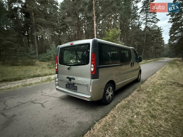 Серый Опель Виваро, объемом двигателя 2 л и пробегом 260 тыс. км за 15800 $, фото 51 на Automoto.ua