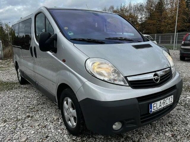 Серый Опель Виваро, объемом двигателя 2 л и пробегом 224 тыс. км за 8700 $, фото 1 на Automoto.ua