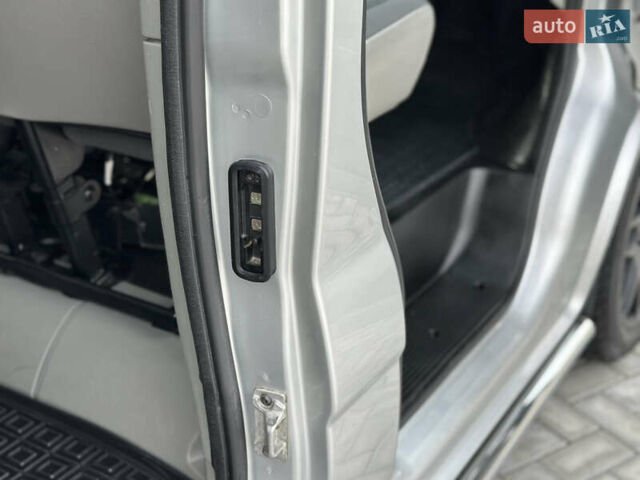 Серый Опель Виваро, объемом двигателя 2 л и пробегом 320 тыс. км за 14500 $, фото 62 на Automoto.ua