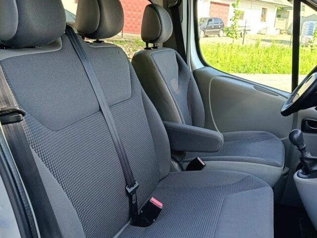 Серый Опель Виваро, объемом двигателя 2 л и пробегом 216 тыс. км за 8700 $, фото 17 на Automoto.ua