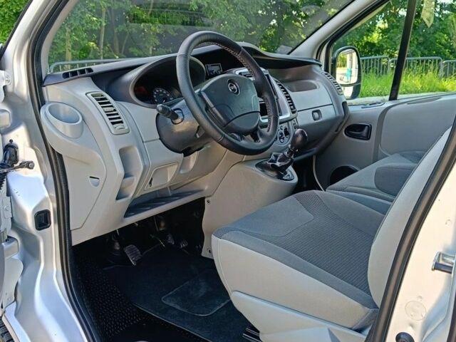 Серый Опель Виваро, объемом двигателя 2 л и пробегом 216 тыс. км за 8700 $, фото 16 на Automoto.ua