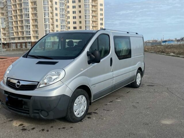 Серый Опель Виваро, объемом двигателя 0 л и пробегом 215 тыс. км за 13500 $, фото 7 на Automoto.ua
