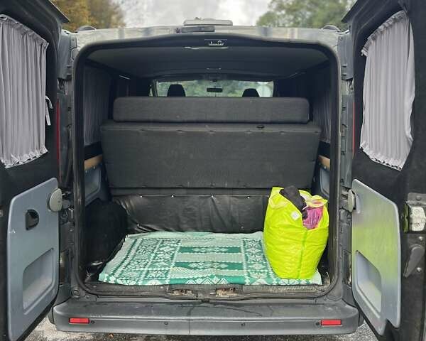 Серый Опель Виваро, объемом двигателя 2 л и пробегом 272 тыс. км за 14700 $, фото 7 на Automoto.ua